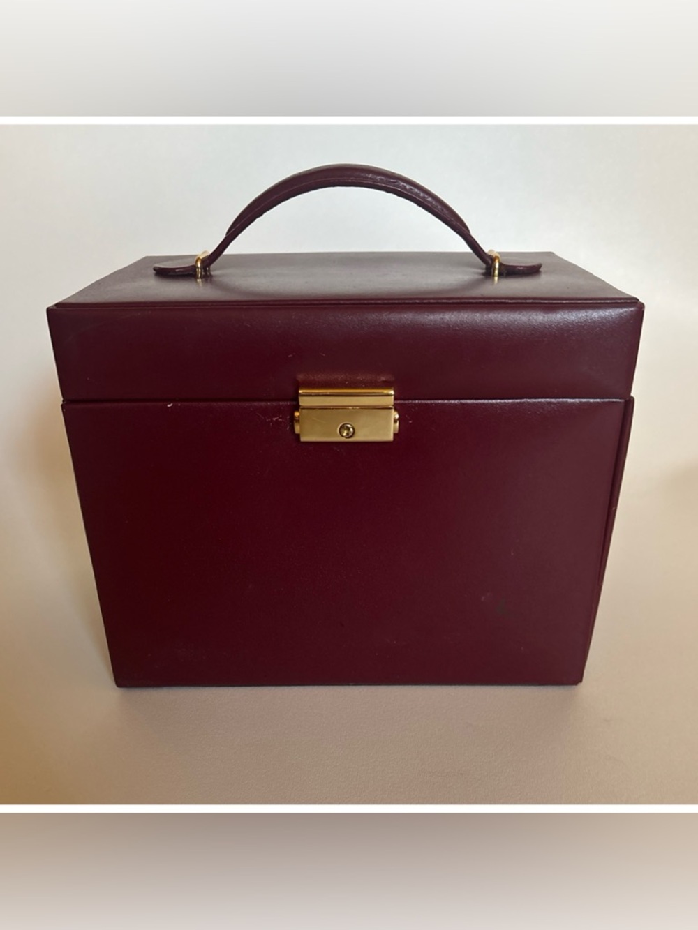 Rare~Vintage WOLF Leather Jewelry Box ~Handbag ~ in Royal Red